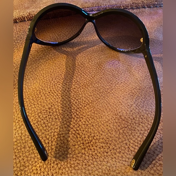 Louis Vuitton Sunglasses - Picture 6 of 11
